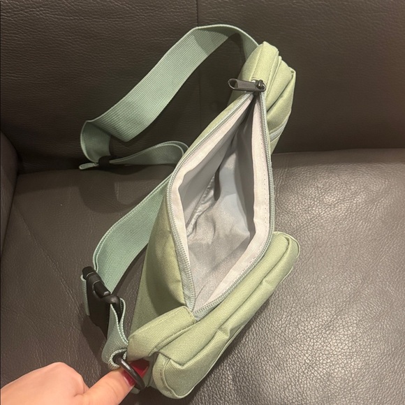 Levi's Light Green Men's Belt Bag - Picture 4 of 6